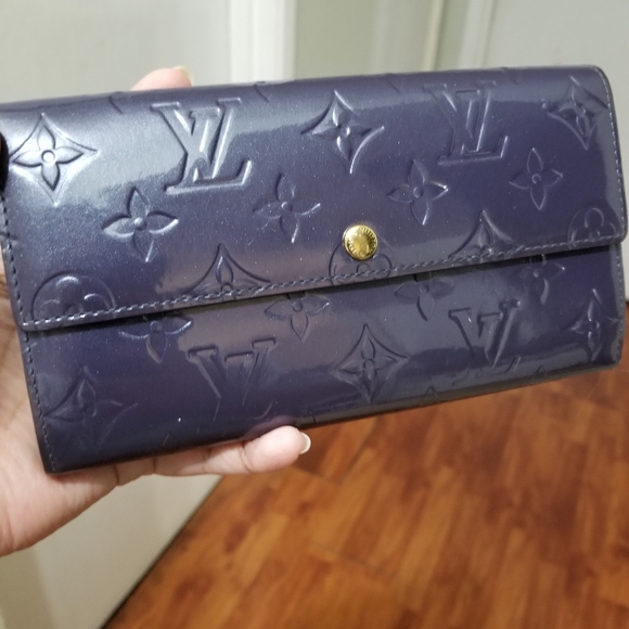 Authentic LV Vernis Sarah Long Wallet - Picture 16 of 17